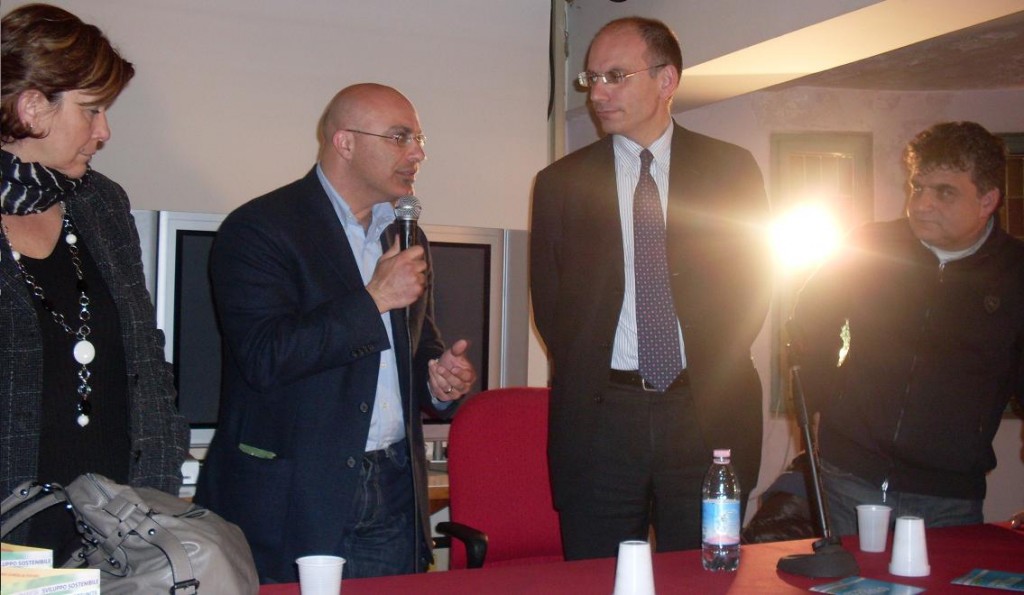 72 Manifestazione centro-sinistra con Enirco Letta