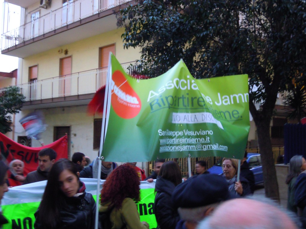 Terzigno, torna il presidio (Foto Giovanna Sorrentino) (11) Terzigno, torna il presidio (Foto Giovanna Sorrentino) (11)