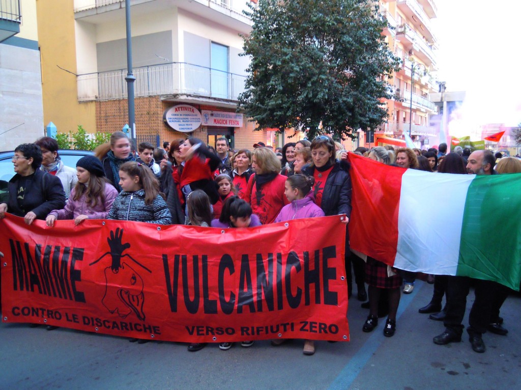 Terzigno, torna il presidio (Foto Giovanna Sorrentino) (5) Terzigno, torna il presidio (Foto Giovanna Sorrentino) (5)