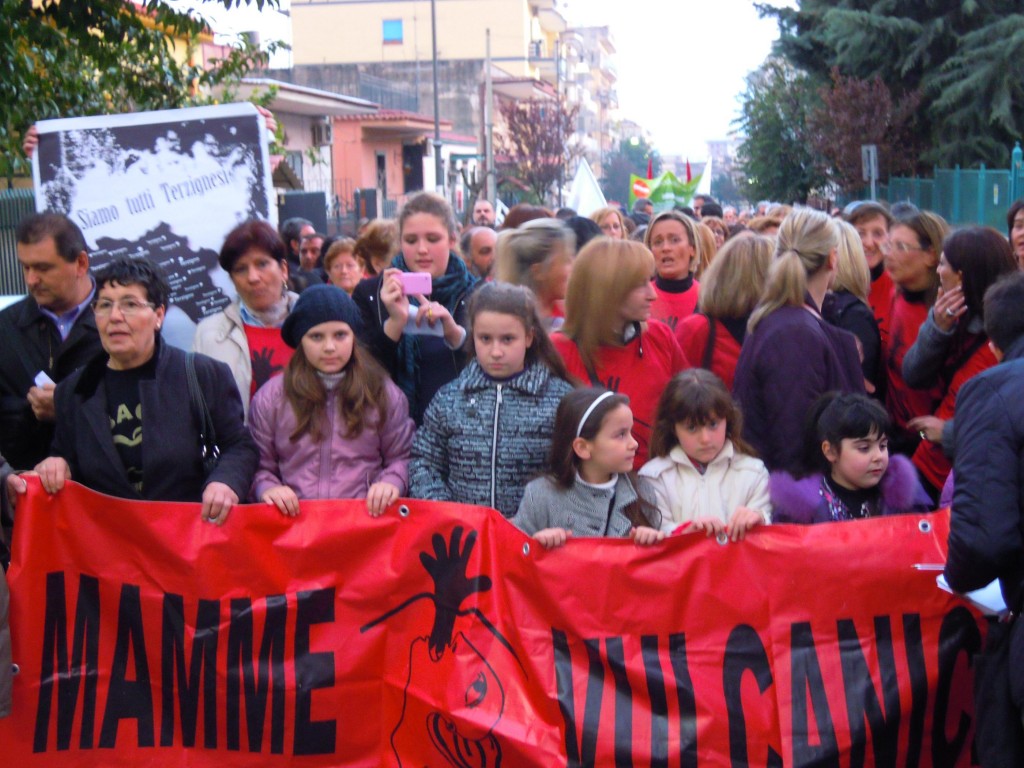 Terzigno, torna il presidio (Foto Giovanna Sorrentino) (7) Terzigno, torna il presidio (Foto Giovanna Sorrentino) (7)