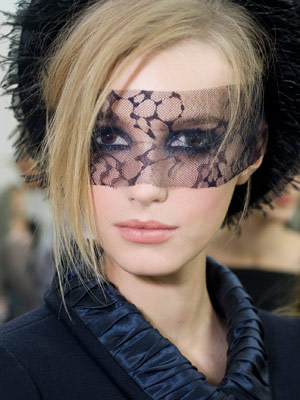 cos-chanel-blindfold-0711-med