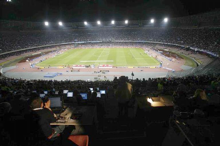 Stadio San Paolo in notturna