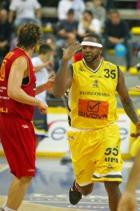 Ronald Slay (pivot Givova Scafati)