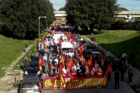 FIAT: POMIGLIANO; AL VIA RADUNO PER CORTEO FIOM