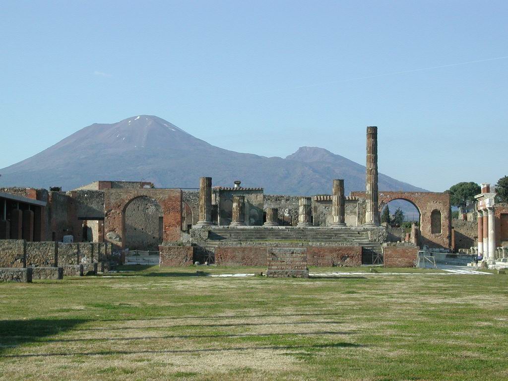 scavi-di-pompei-con-vesuvio