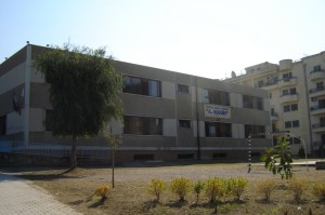scuola-media-Amedeo-Maiuri1-300x199