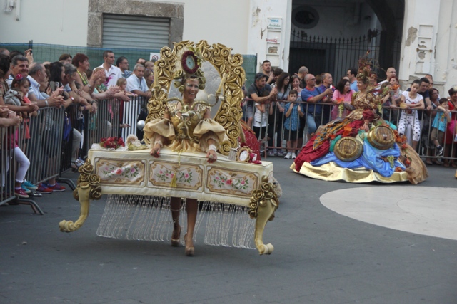 I gruppi si esibiscono in Piazza dei Giudici a Capua