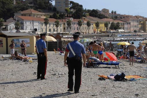 carabinieri spiaggia