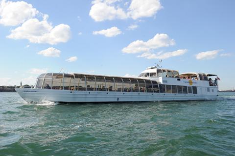bateau-mouche