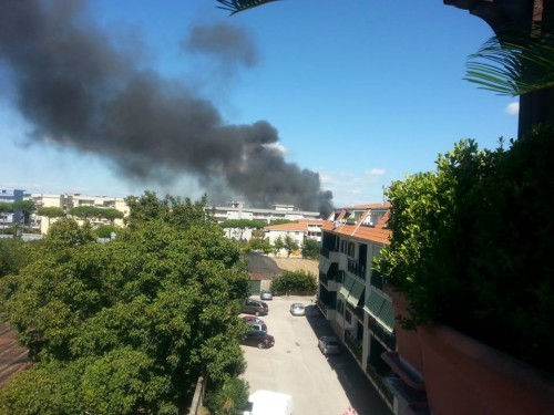 rogo a giugliano nei pressi delle abitazioni.foto mary pianese