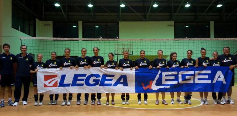 CLUB LEGEA