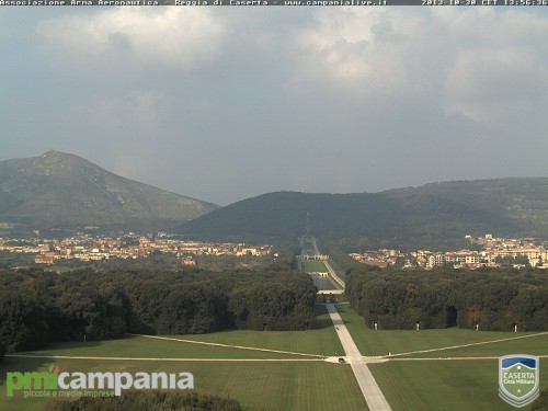 Un fermo immagine della web cam attivata sulla Reggia di Caserta