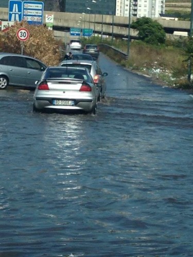 disagi a Napoli. allagamenti.5