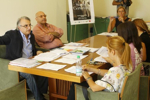 il soprintendente con i giornalisti