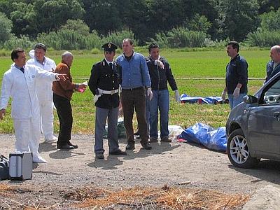carabinieri_cadavere_campagna