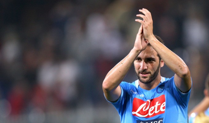 Higuain applausi Napoli