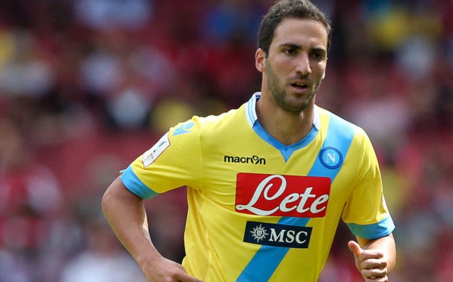 higuain-giallo