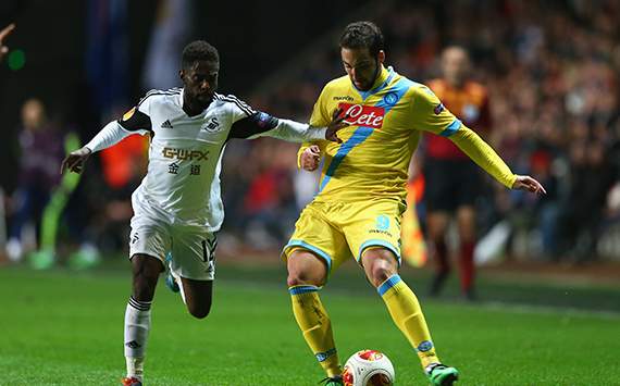 Higuain in Giallo Europa League