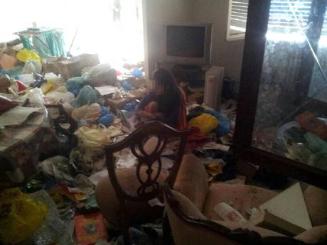 ++ Da otto anni segregata in casa dalla madre a Napoli ++