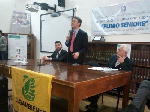 Il magistrato Raffaele Cantone in un momento della conferenza di stamattina.  