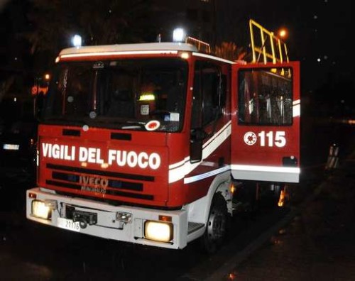 vigili-del-fuoco-notturna-incendio-stabilimento-balneare-italo-calvino-sanremo-febbraio-201321_641870