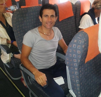 Gianni Angrisani alla partenza da Napoli