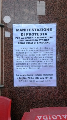 Manifesto di protesta a Ercolano