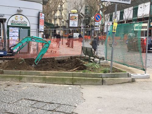 Piazza degli Artisti aiuola eliminata