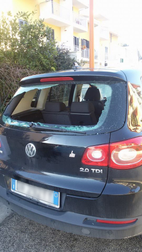 auto-danneggiata-m5s-caserta
