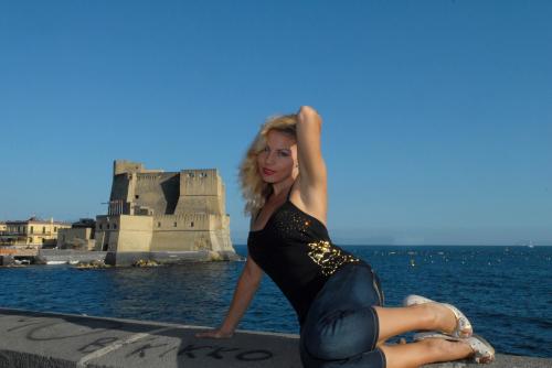 LISA FUSCO A NAPOLI E POSILLIPO 19 LUGLIO 2008