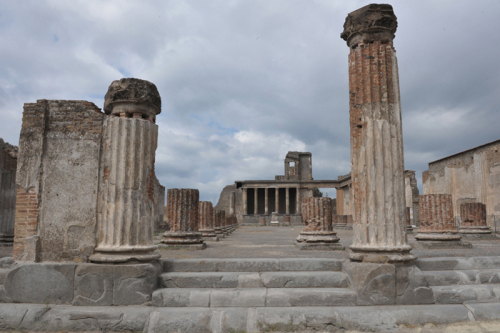 crollo negli scavi di pompei