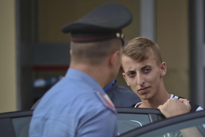 ++ Muore per sventare rapina: i due fermati confessano ++