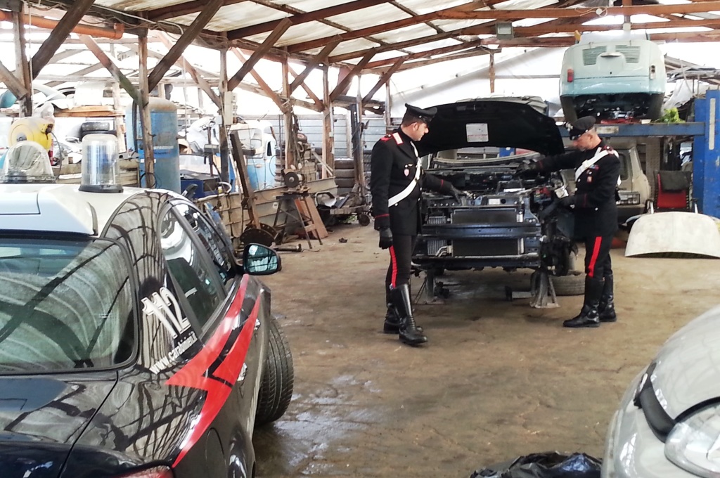 18.11.2015 - riciclaggio auto a pompei