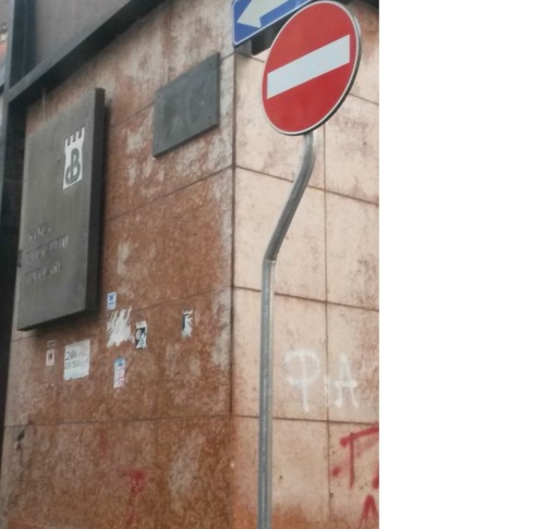corso umberto I pali con braccetti