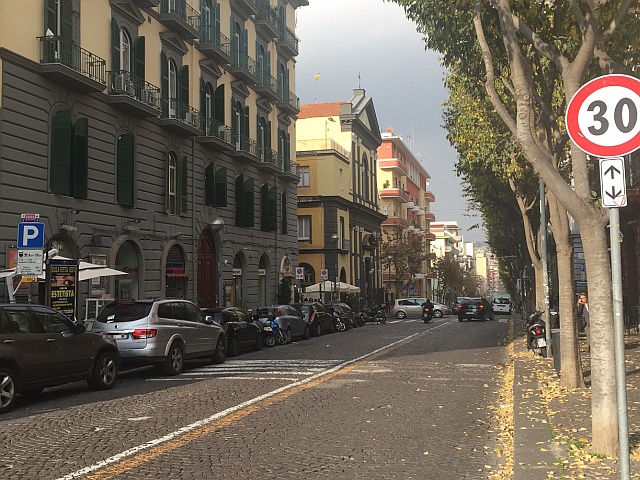 Via Bernini senza luminarie