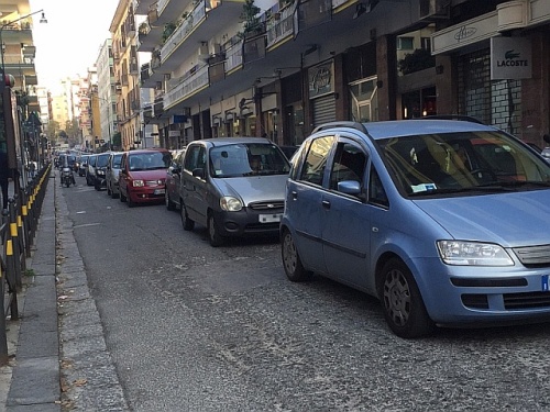 Vomero traffico paralizzato