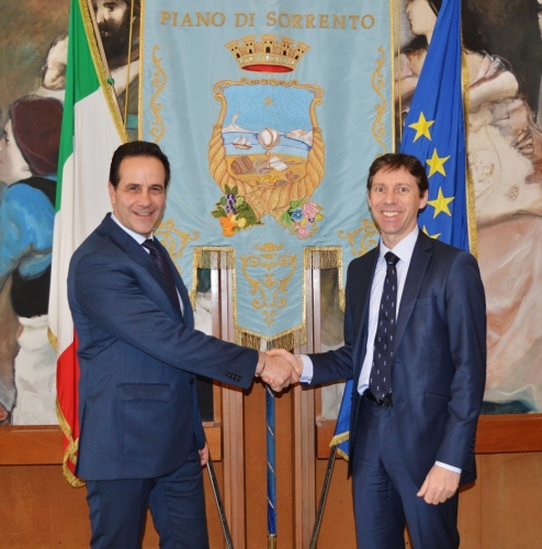 Da sinistra il Sindaco di Piano di Sorrento Giovanni Ruggiero e il Console francese Jean-Paul Seytre