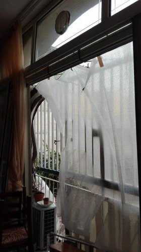 maltempo. cede veranda a via Napoli a Casalnuovo.2