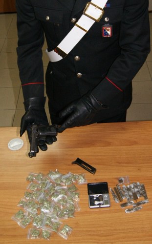 droga pistola carabinieri ercolano