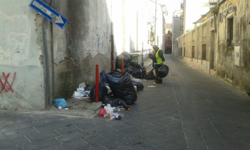 rifiuti via nigro_08052016 (2)