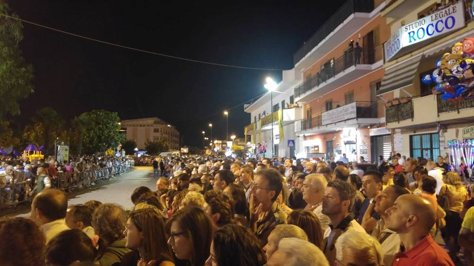 luglio sammaritano folla