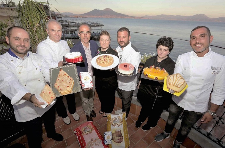 I-concorrenti-con-Antimo-Caputo.-Da-sx-Ulderico-Carraturo-Salvatore-Gabbiano-Stella-Ricci-Ciro-Scognamillo-Marialaura-Palombo-e-Marco-Infante