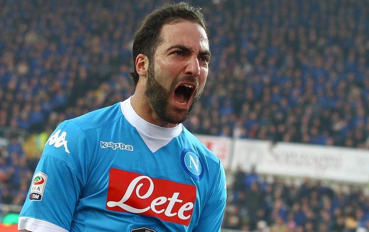 Napoli's forward Gonzalo Higuain celebrates after scoring the second goal of the Italian Serie A soccer match between Atalanta Calcio and SSC Napoli at 'Atleti Azzurri d'Italia' Stadium in Bergamo, 20 December 2015. ANSA/ MAGNI