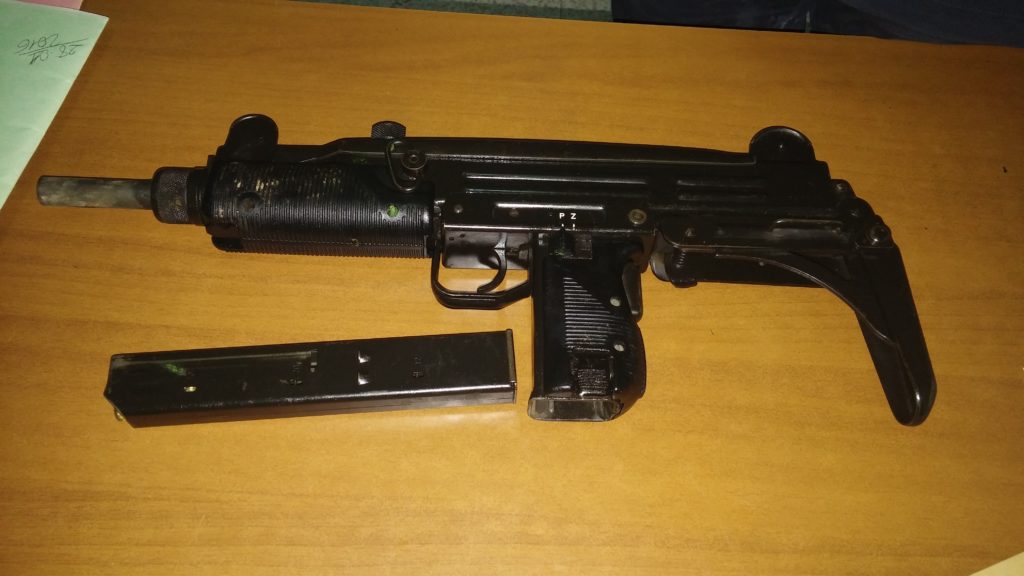 Uzi