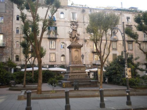 piazza bellini napoli