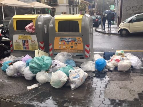 via-solimena-immondizia2