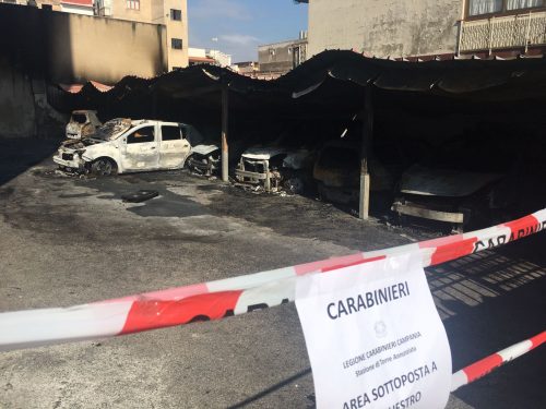 vasto incendio torre annunziata auto