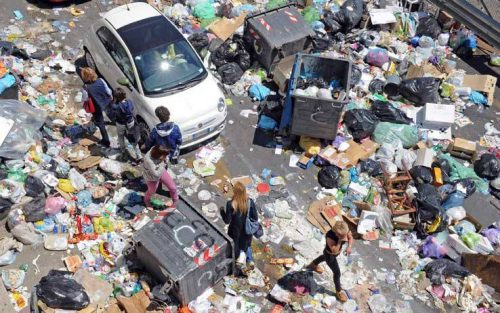 cantù rifiuti napoli bizzozero