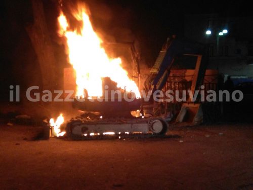 boscoreale incendio ruspa 1