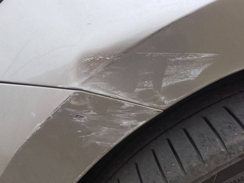 Auto danneggiata parentopoli